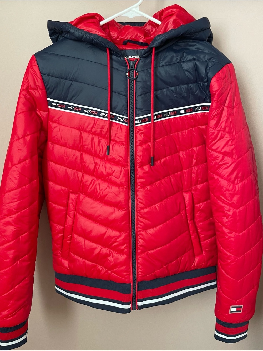 Tommy Hilfiger Red & Navy Quilted Hooded Puffer Jacket - Women’s Size Small